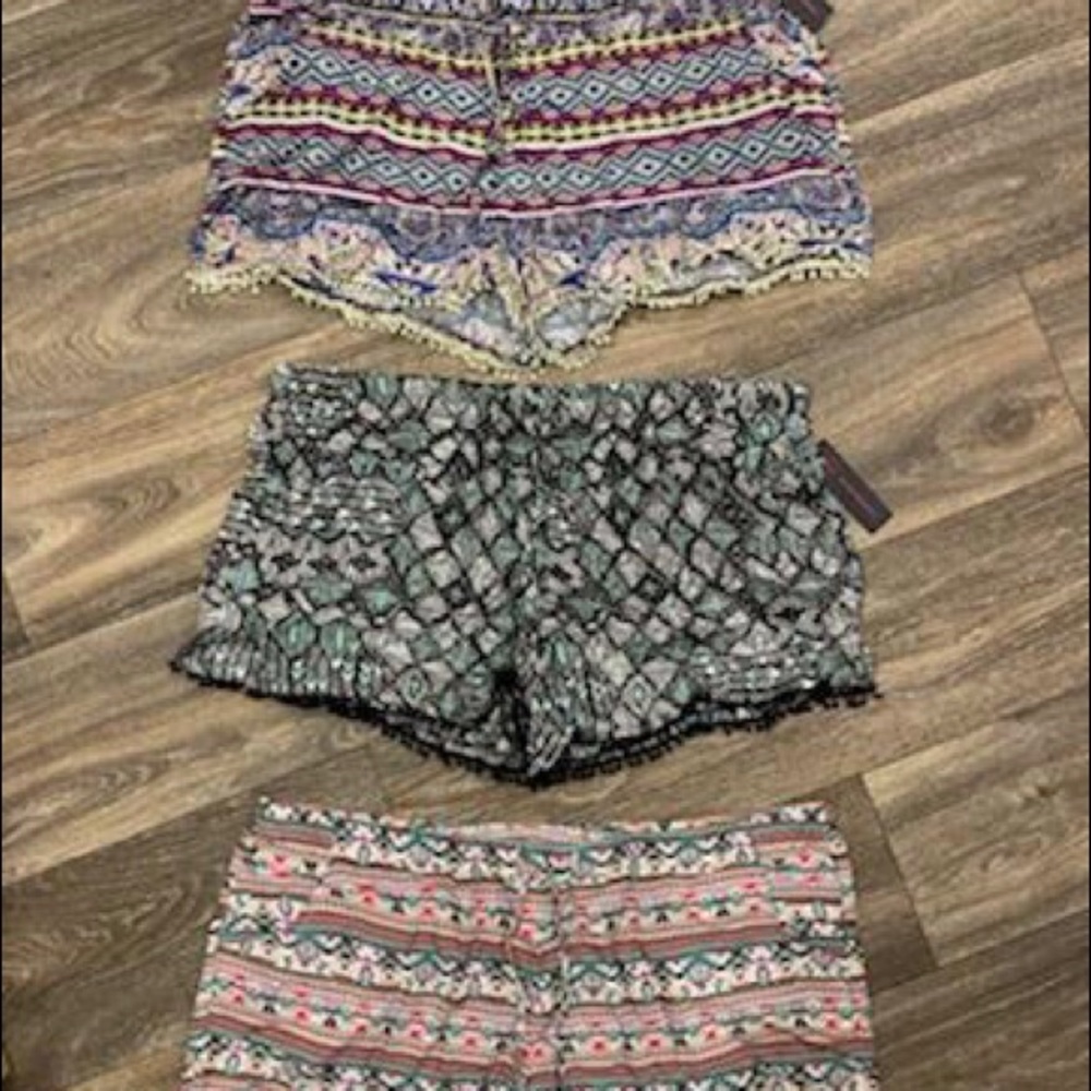 No Boundaries lightweight casual shorts bundle